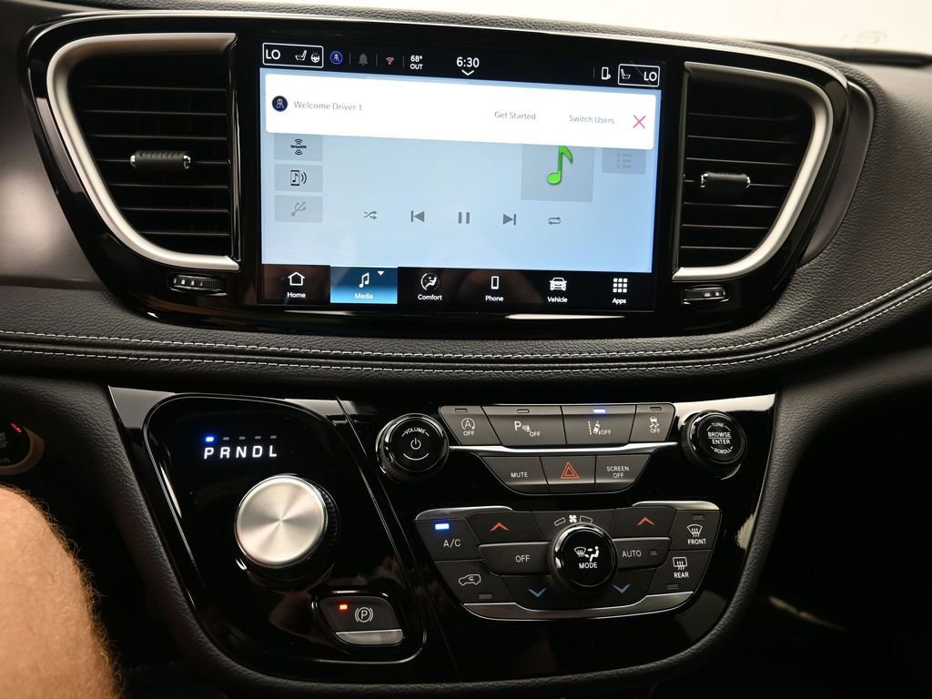 New 2026 Chrysler Pacifica Select FWD image 16