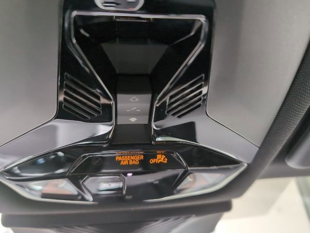 Used 2023 BMW X1 xDrive28i w/ Premium Package image 18