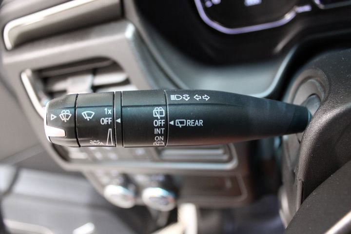 Used 2021 GMC Yukon AT4 image 44