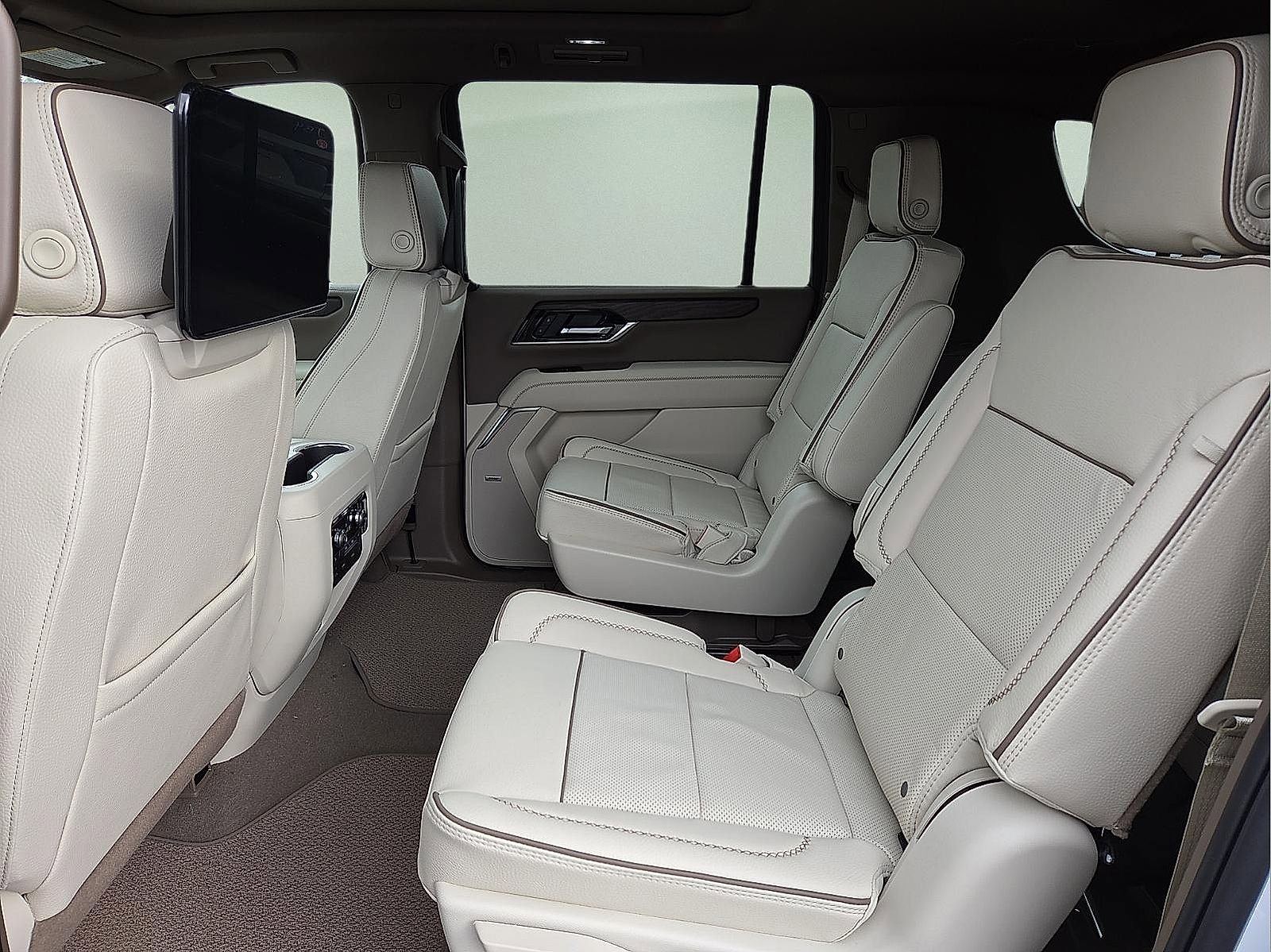 New 2026 GMC Yukon XL Denali image 11