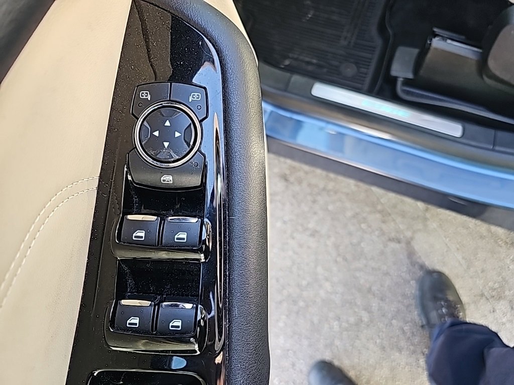 Used 2019 Ford Edge Titanium w/ Equipment Group 301A image 12