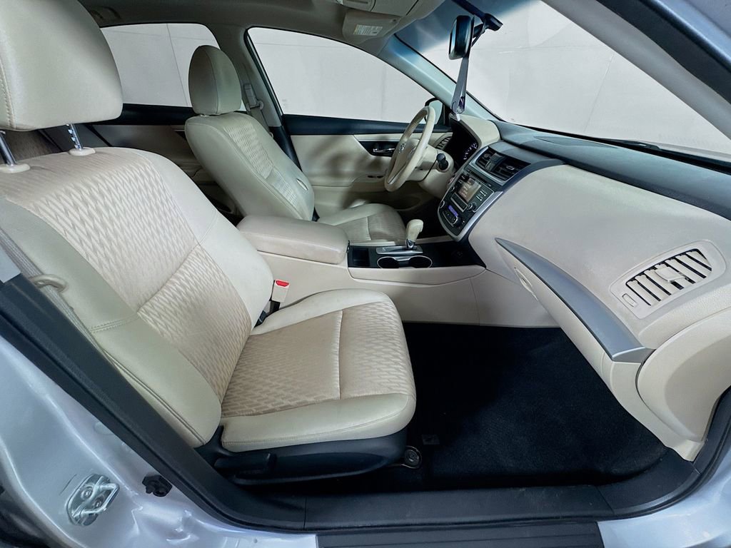 Used 2017 Nissan Altima 2.5 SV w/ Convenience Package image 34