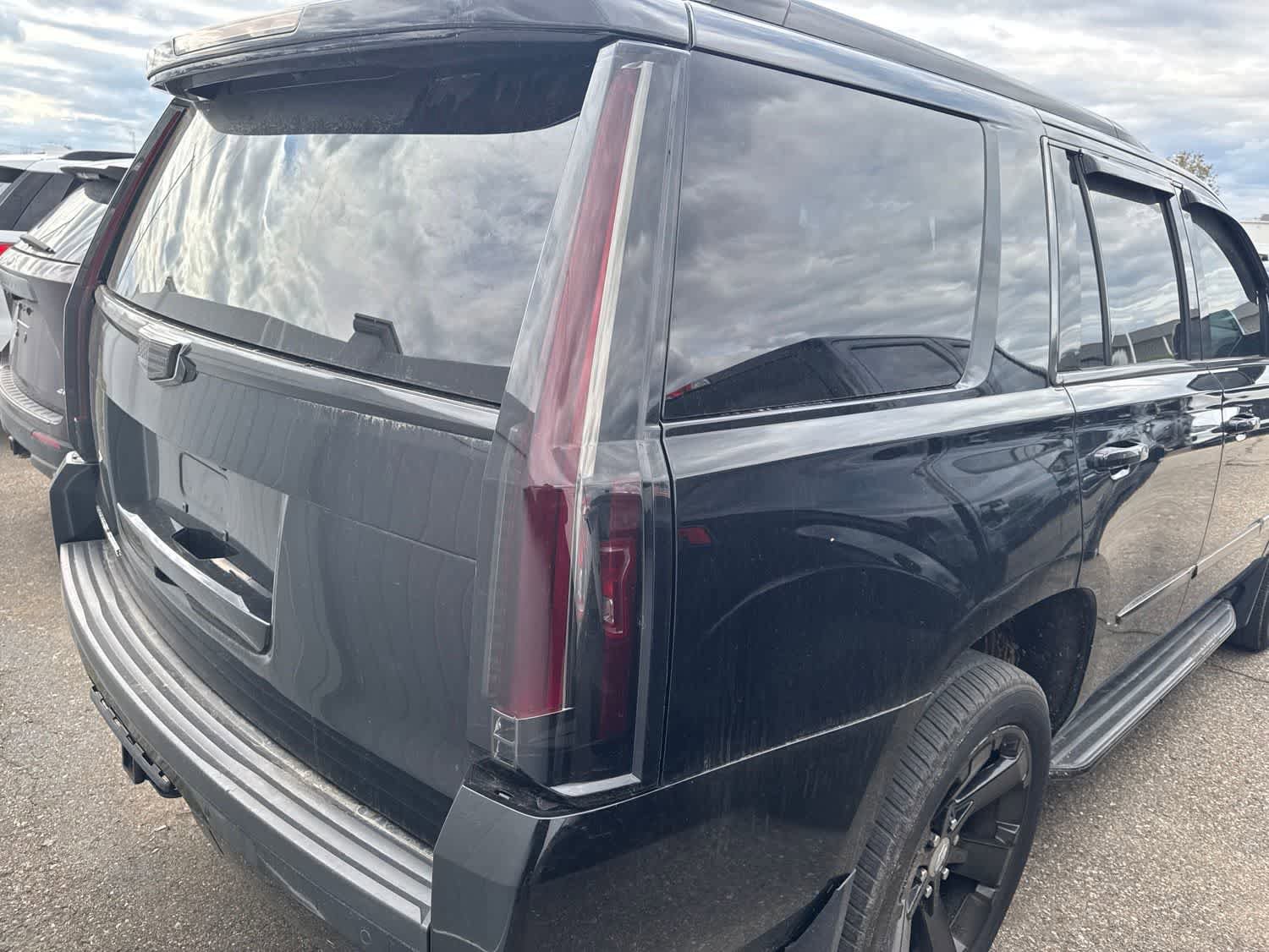 Used 2016 Cadillac Escalade Luxury AWD/4WD image 27