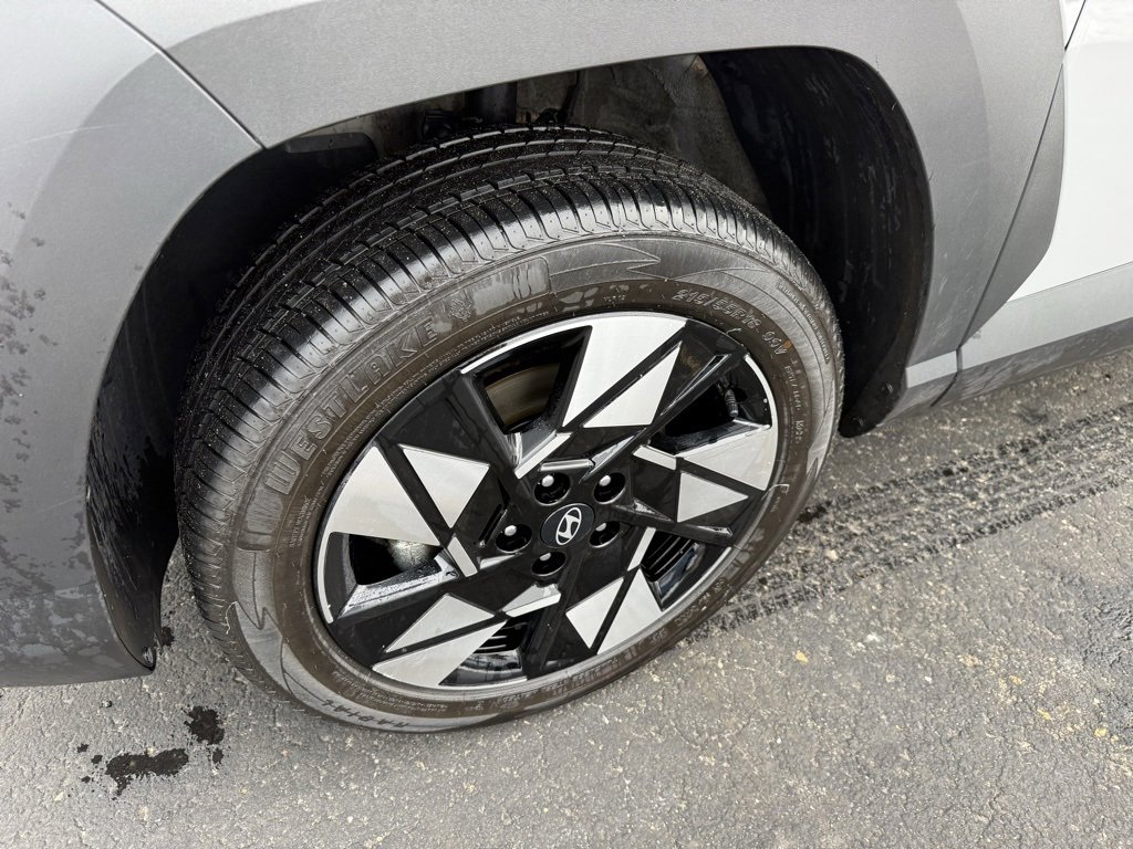 Used 2024 Hyundai Kona SEL image 3