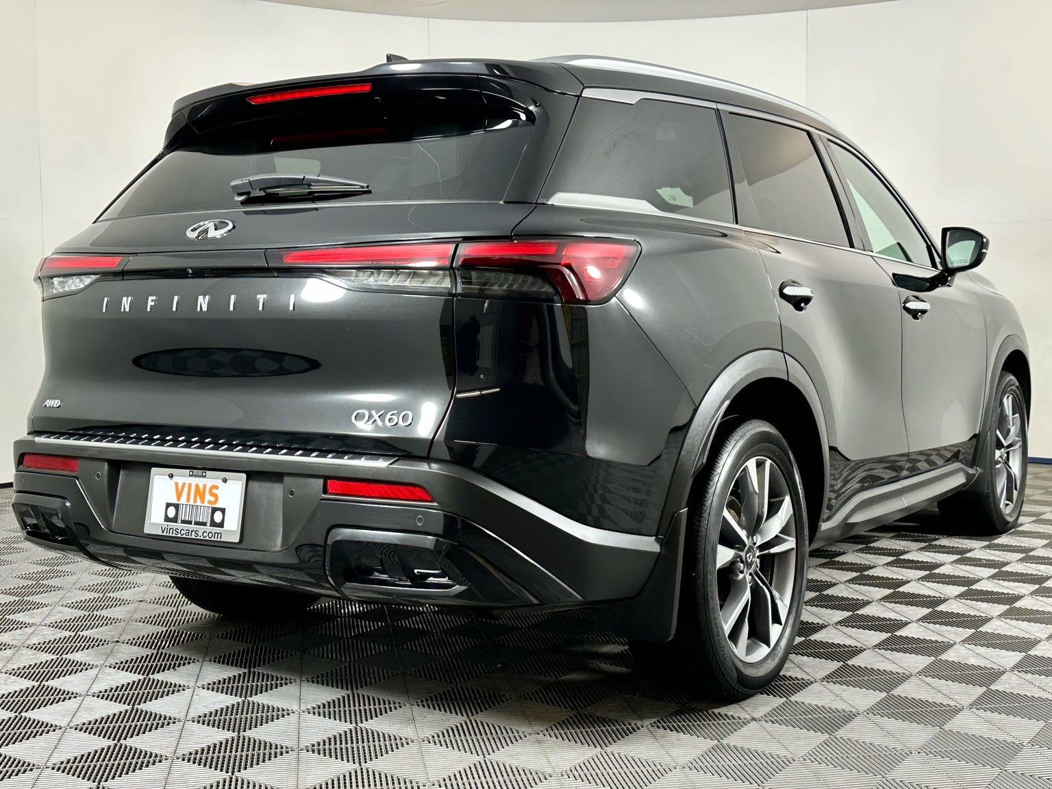 Used 2023 INFINITI QX60 Luxe w/ Cargo Package image 6