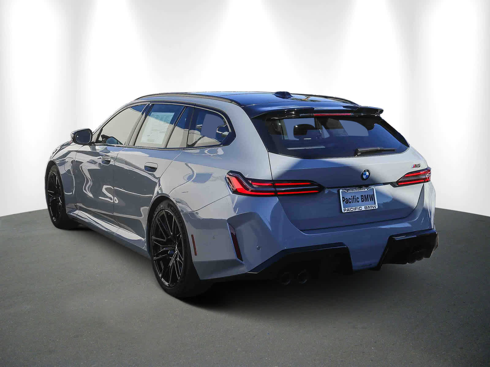 New 2026 BMW M5 Touring image 4