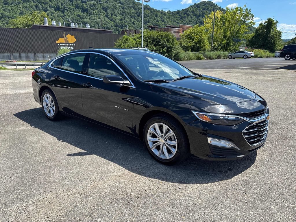 Used 2025 Chevrolet Malibu LT FWD image 7