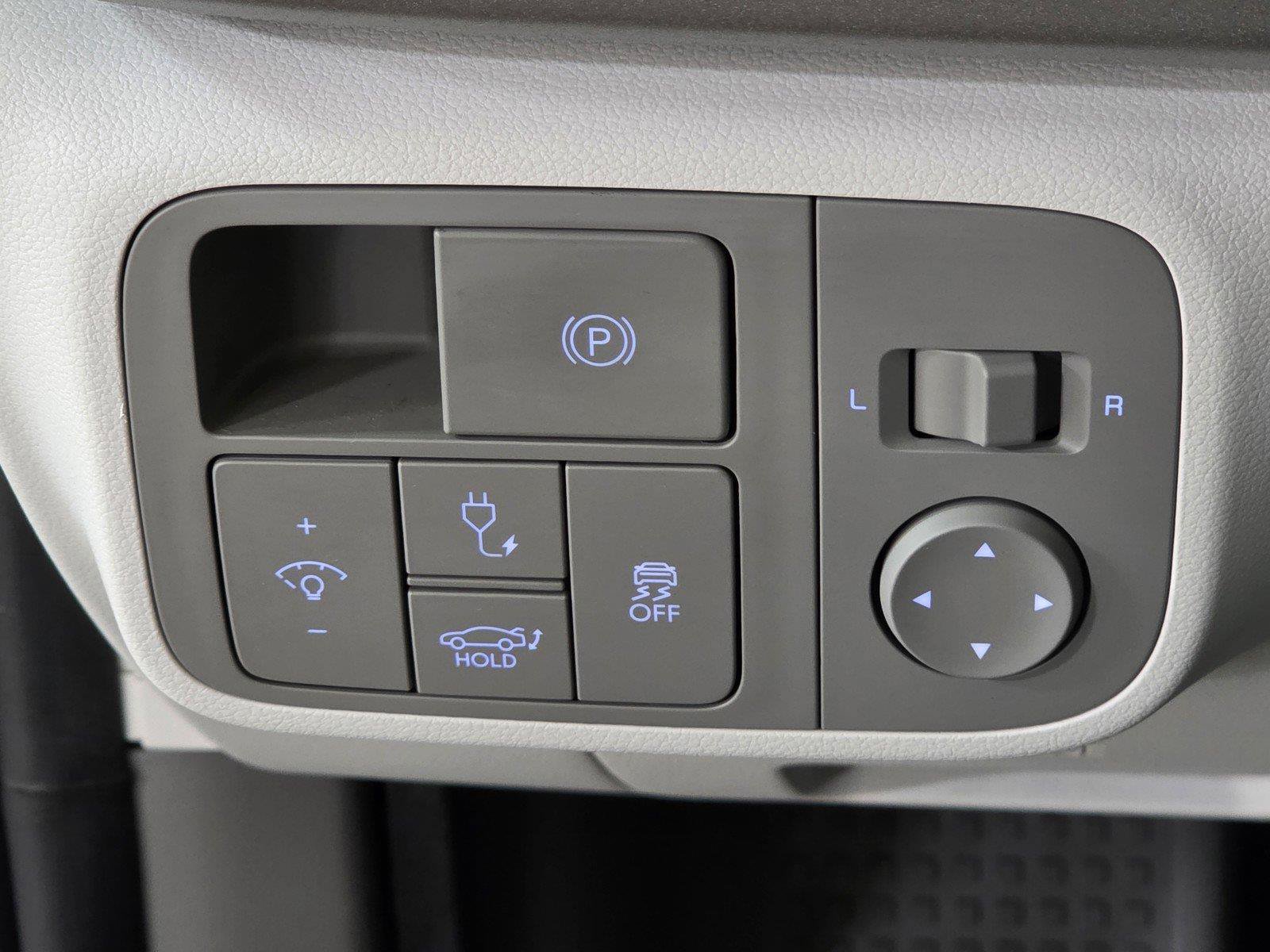 Used 2023 Hyundai Ioniq 6 SEL RWD image 33
