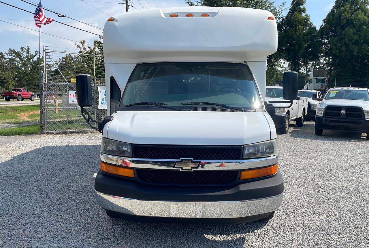 Used 2015 Chevrolet Express 3500 w/ Shuttle Bus Package RWD image 2