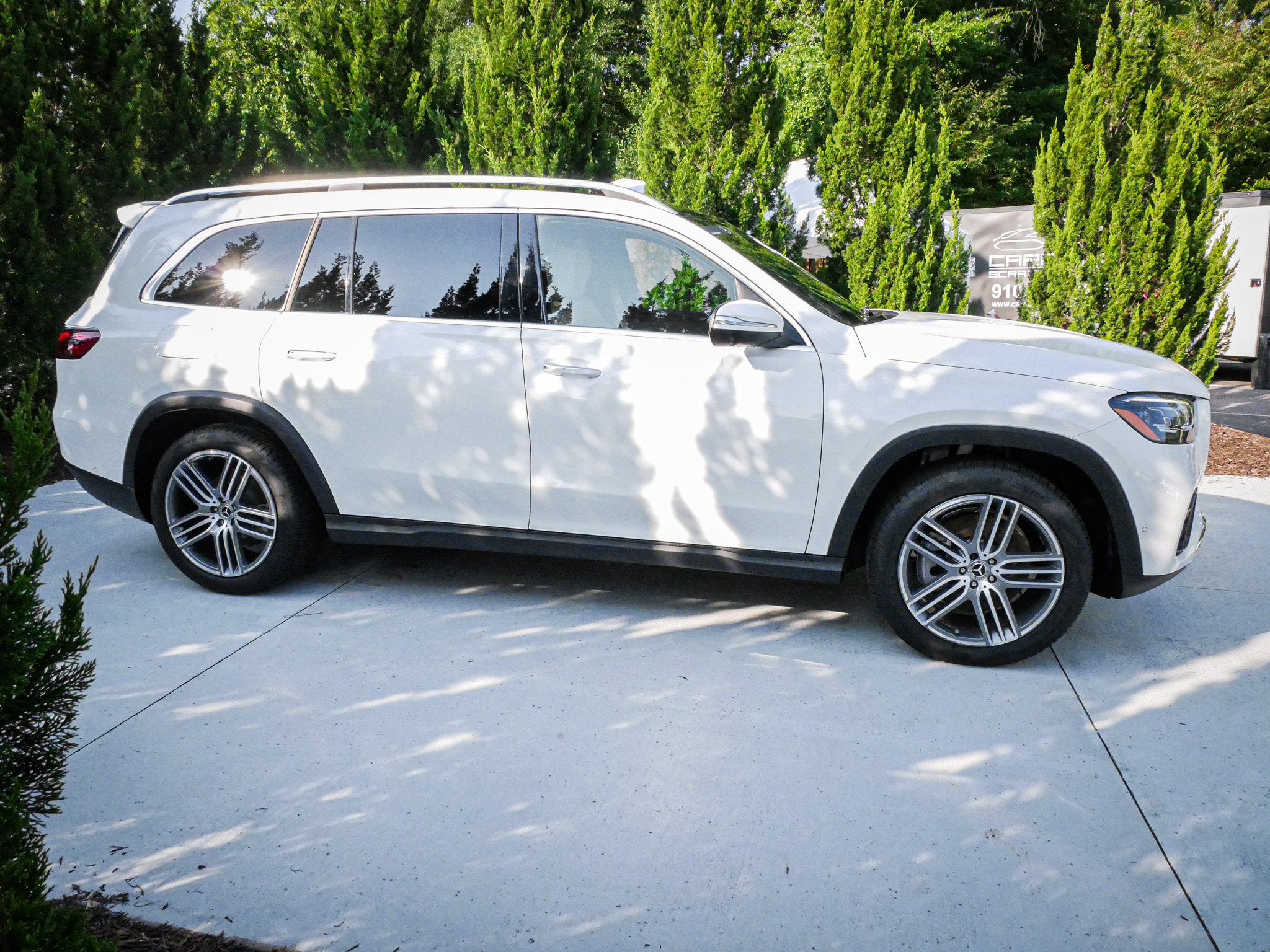 Used 2025 Mercedes-Benz GLS 450 4MATIC image 11
