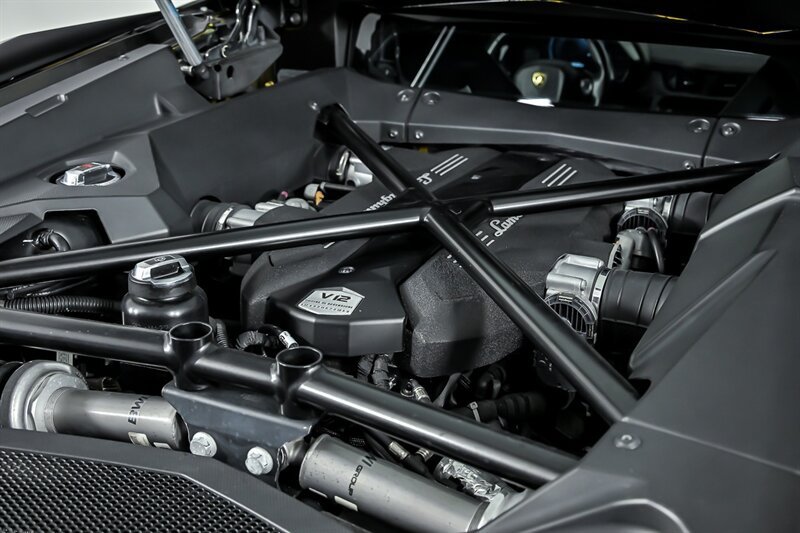 Used 2018 Lamborghini Aventador S AWD/4WD image 18
