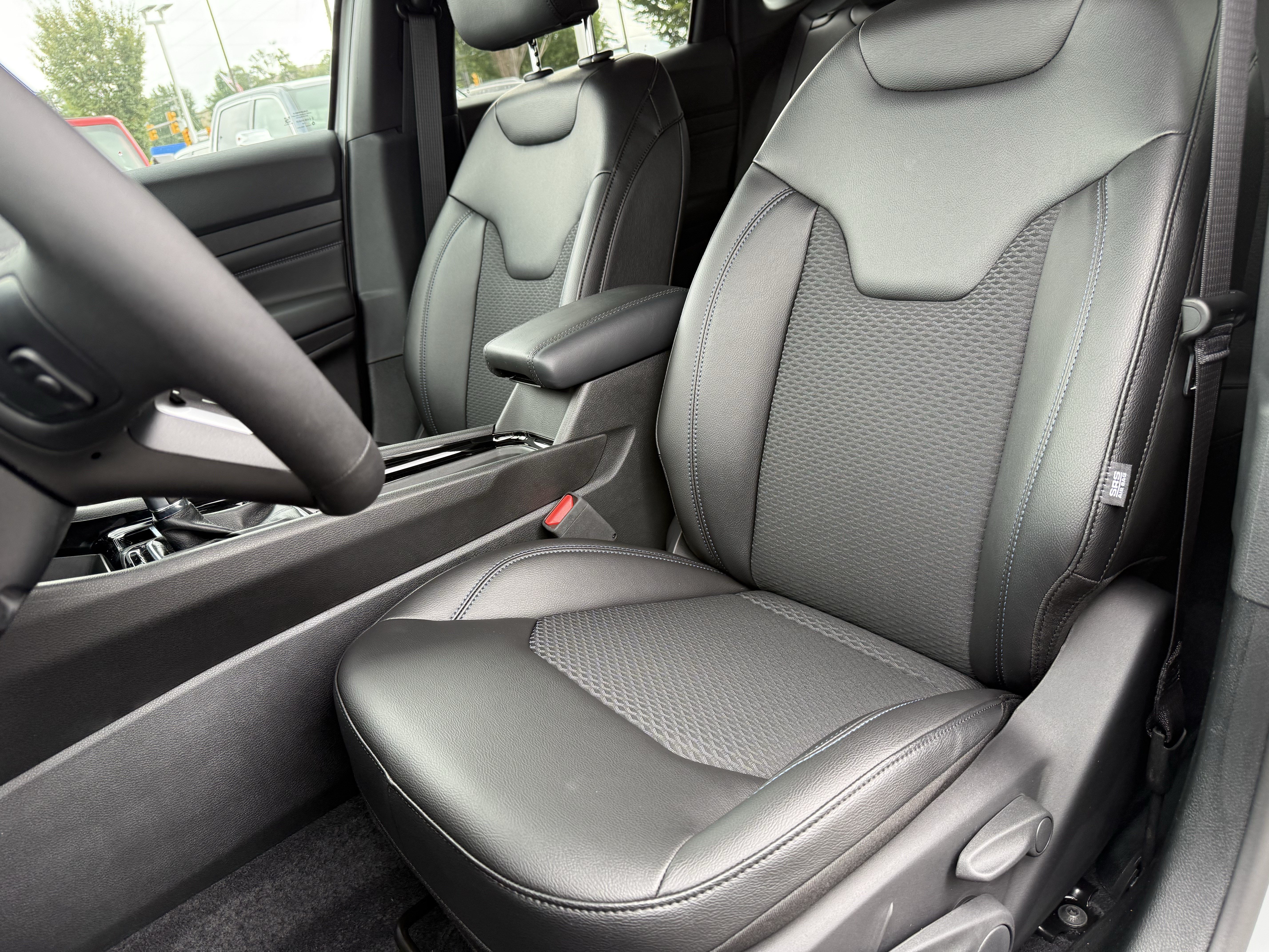New 2026 Jeep Compass Latitude AWD/4WD image 16