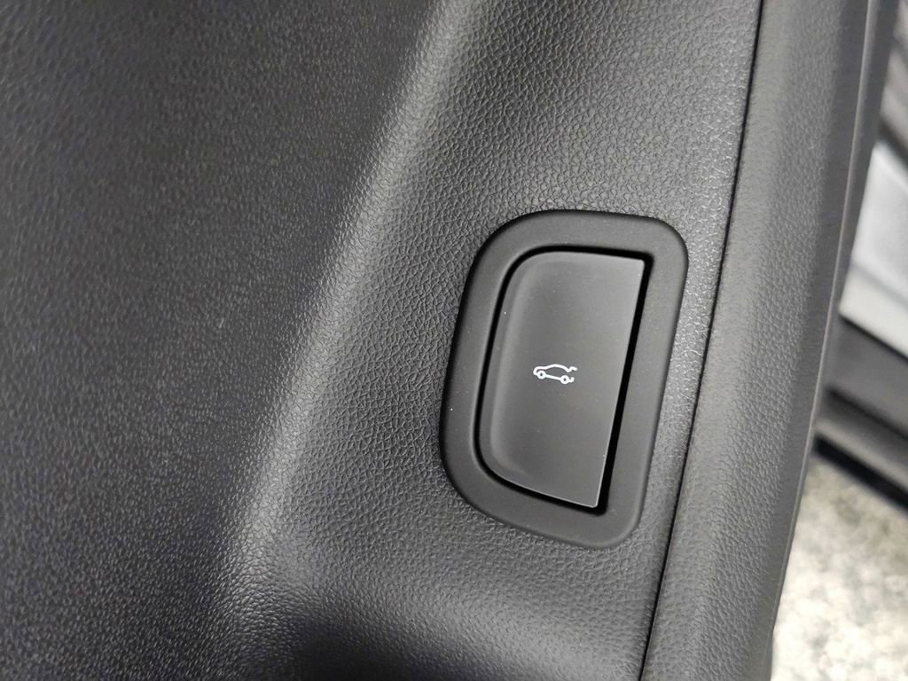 Used 2026 Chevrolet Traverse LT w/ Driver Confidence Package image 31