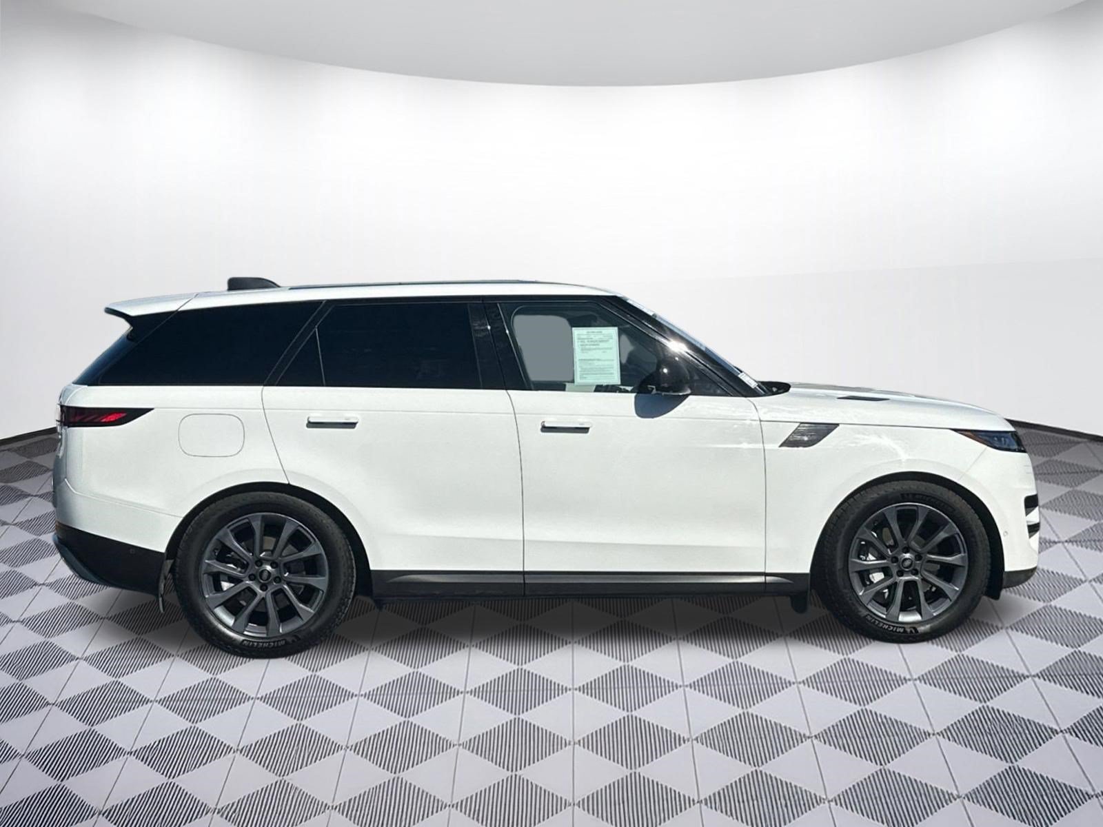 Used 2023 Land Rover Range Rover Sport SE AWD/4WD image 7