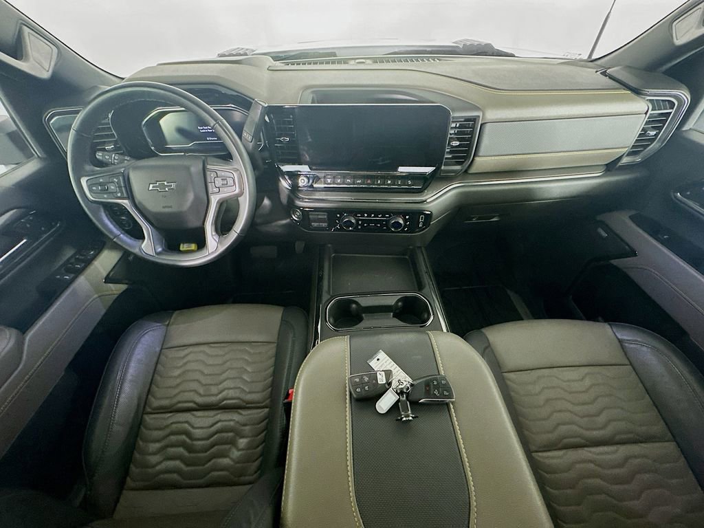 Used 2024 Chevrolet Silverado 2500 ZR2 w/ Technology Package image 10