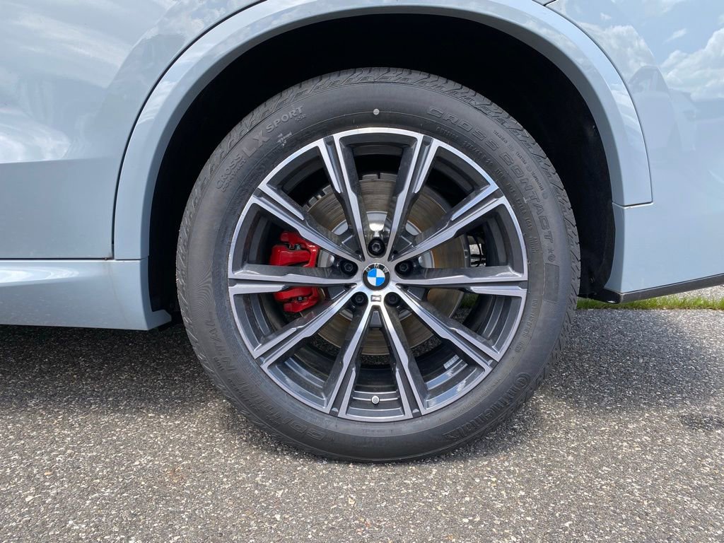 New 2026 BMW X5 xDrive50e w/ M Sport Package AWD/4WD image 5