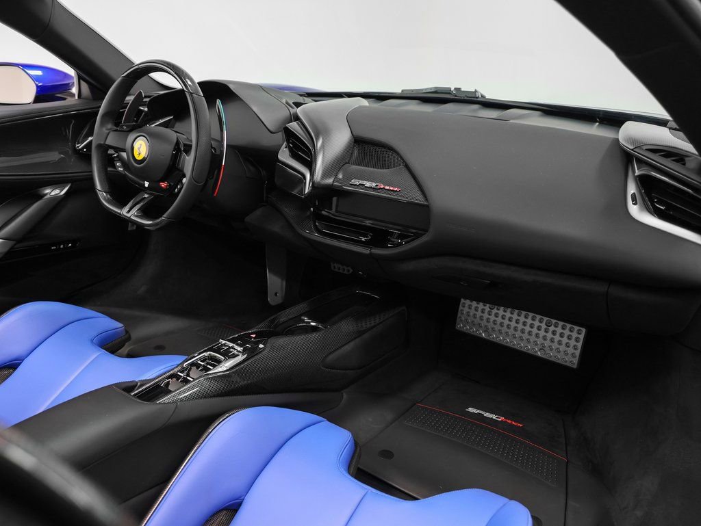 Used 2023 Ferrari SF90 Spider image 29