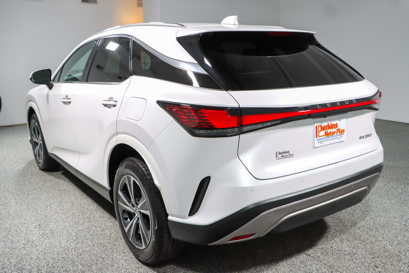 Used 2024 Lexus RX 350 Premium w/ Accessory Package (K3) FWD image 9