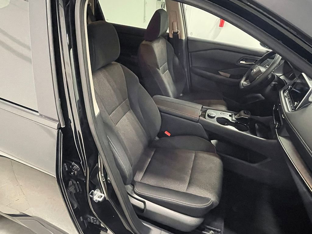 Used 2026 Nissan Rogue SV AWD/4WD image 30