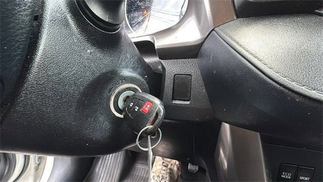 Used 2018 Toyota RAV4 LE image 13