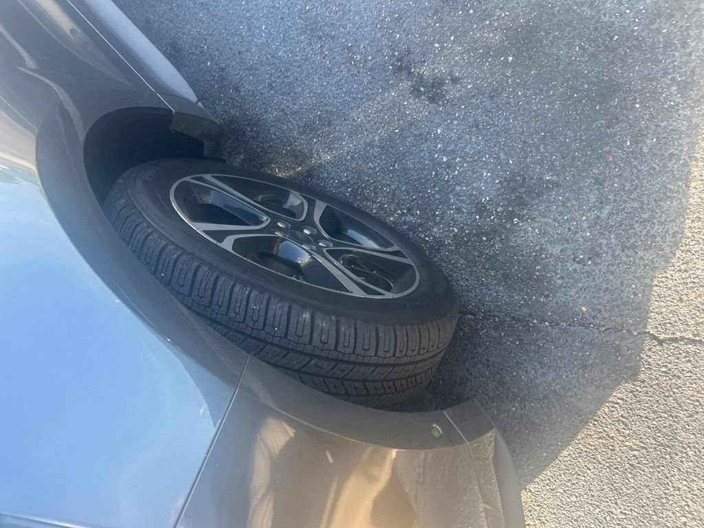Used 2019 Ford Edge ST w/ Equipment Group 401A AWD/4WD image 4