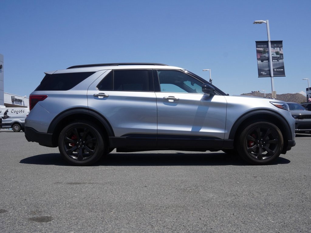 Used 2024 Ford Explorer ST-Line w/ Equipment Group 401A image 3