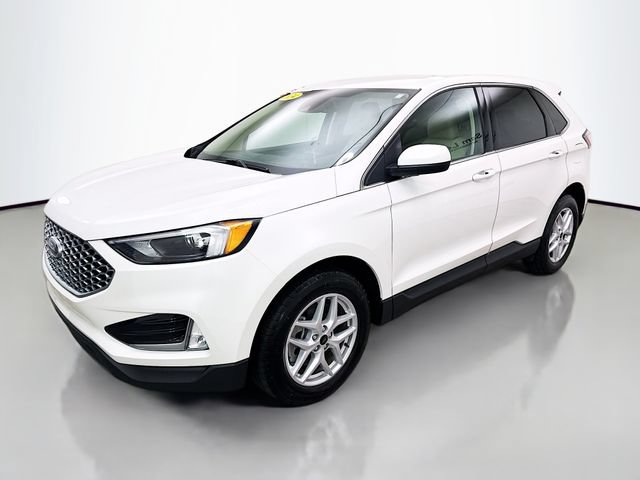 Certified 2024 Ford Edge SEL w/ Convenience Package AWD/4WD image 3
