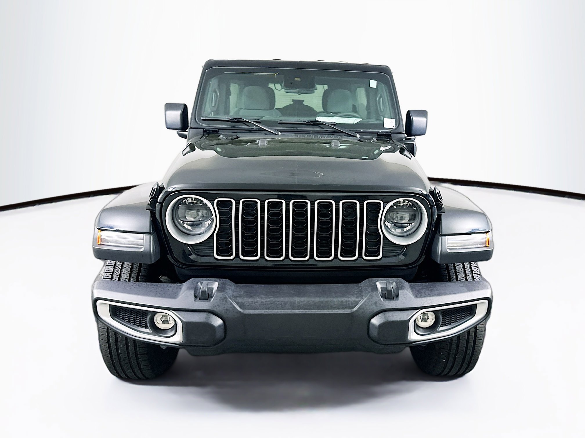 Used 2025 Jeep Wrangler Sahara image 2
