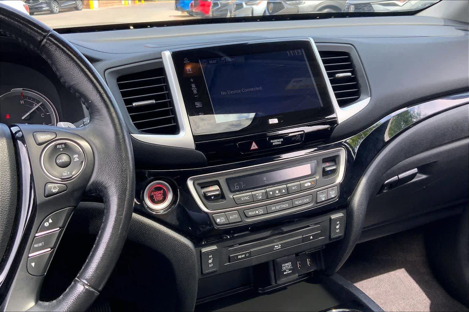 Used 2017 Honda Pilot Touring image 7