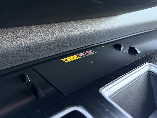 Used 2025 Toyota Sienna XSE image 21