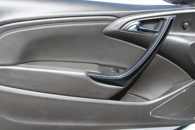 Used 2019 Buick Cascada Premium image 11