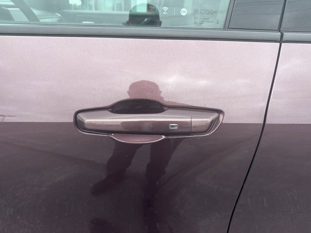 Used 2024 GMC Acadia Elevation image 7