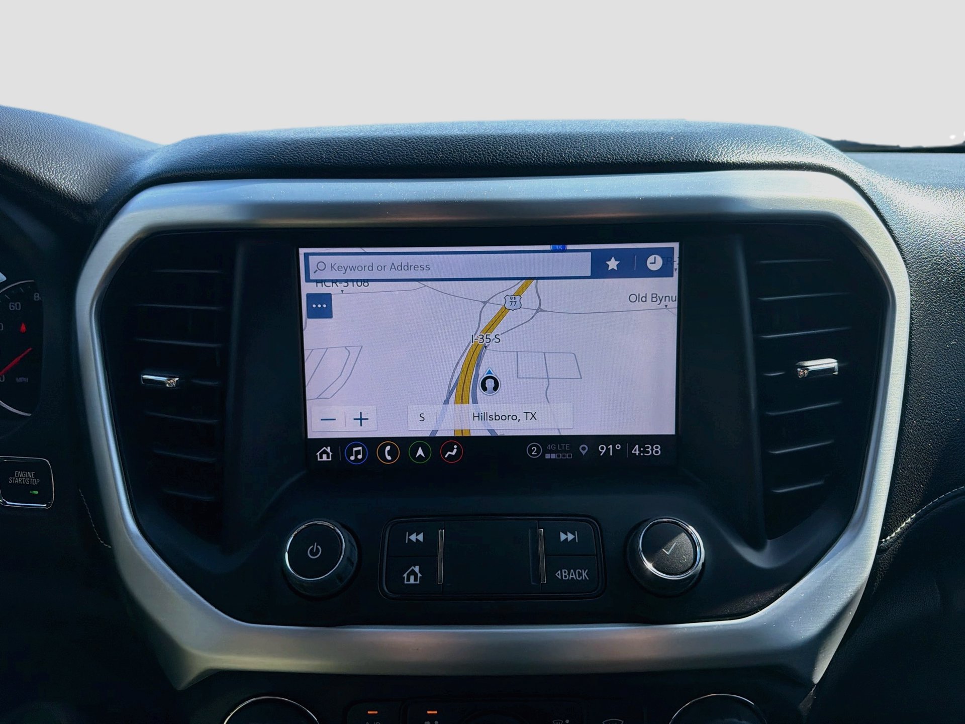 Used 2023 GMC Acadia SLT AWD/4WD image 16