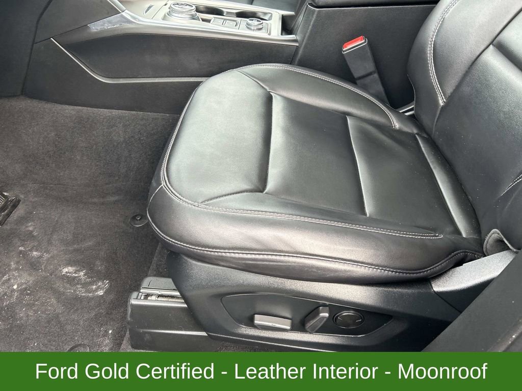 Certified 2022 Ford Explorer XLT w/ Equipment Group 202A image 23