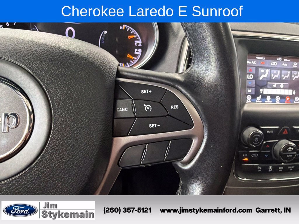 Used 2021 Jeep Grand Cherokee Laredo w/ Security & Convenience Group AWD/4WD image 25