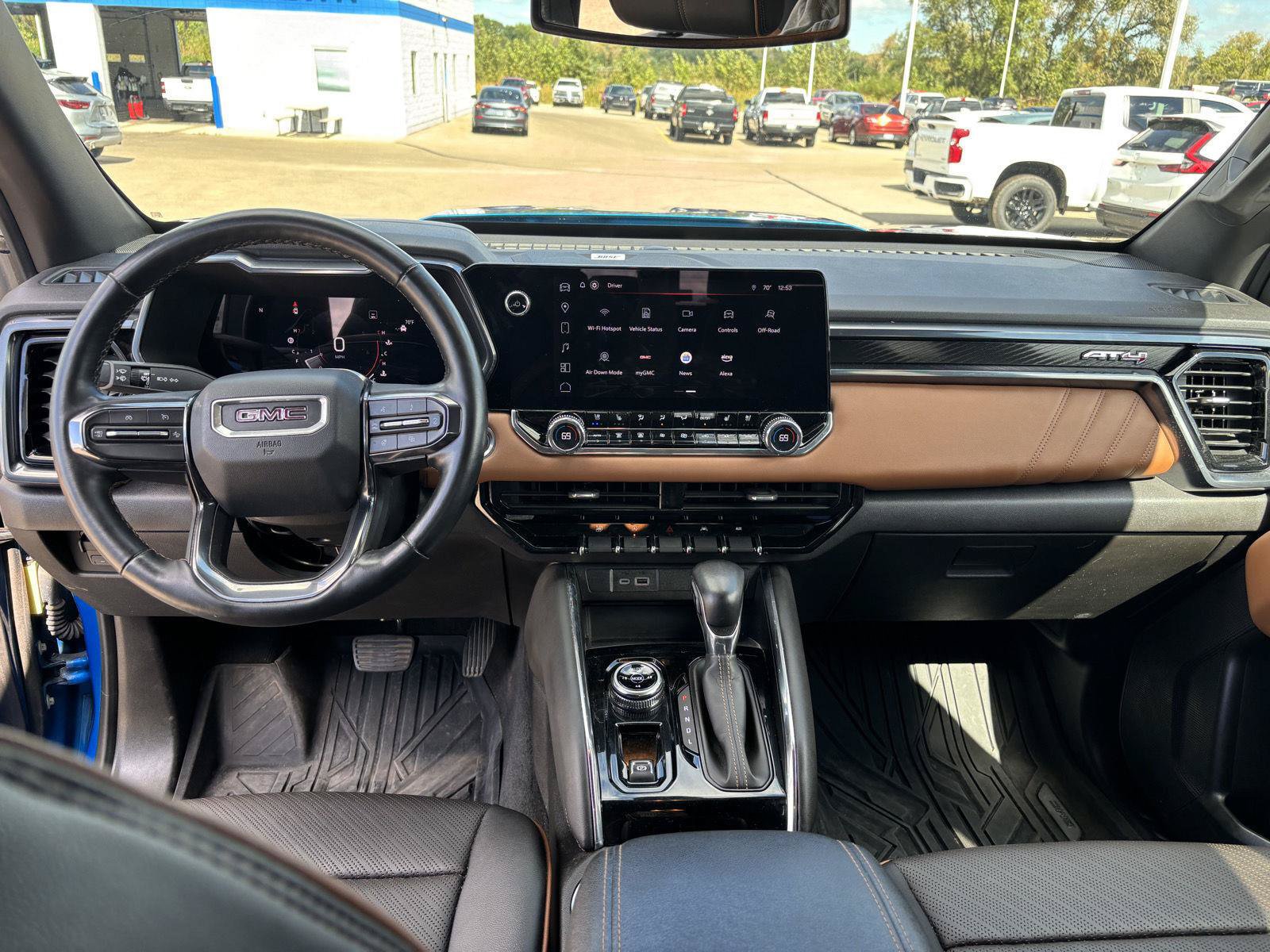 Used 2023 GMC Canyon AT4 w/ AT4 Premium Package AWD/4WD image 17