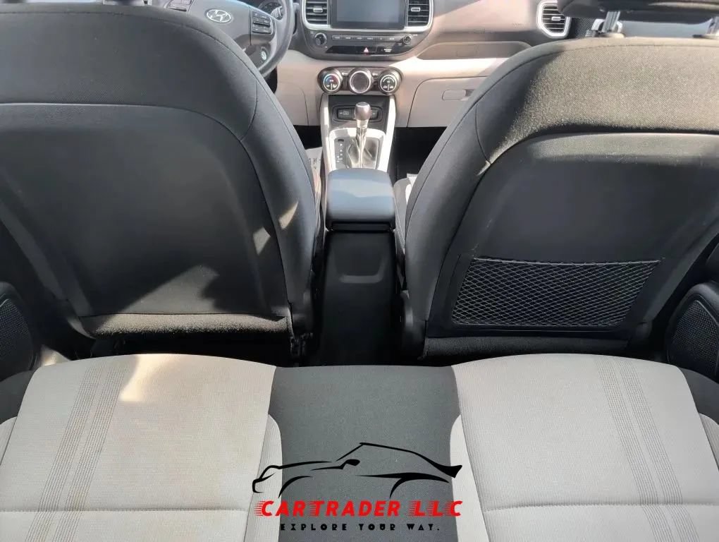 Used 2022 Hyundai Venue SEL FWD image 11