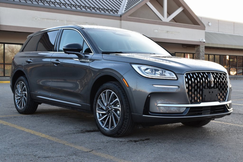 Used 2025 Lincoln Corsair Reserve image 3