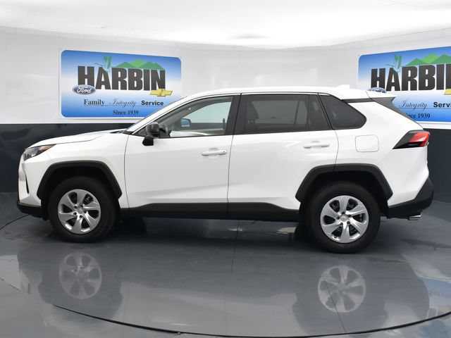 Used 2022 Toyota RAV4 LE FWD image 2