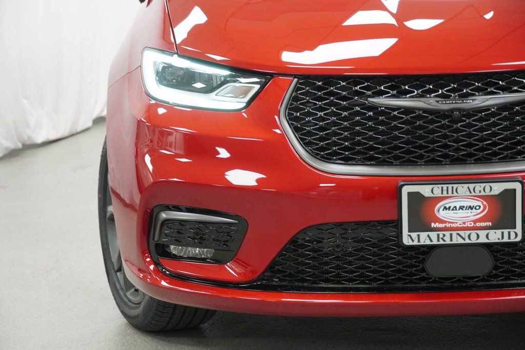 New 2026 Chrysler Pacifica Select image 6