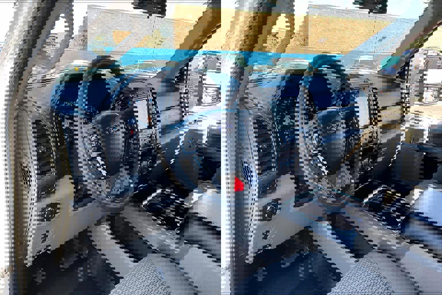 Used 2019 Ford F250 XLT w/ XLT Premium Package image 16