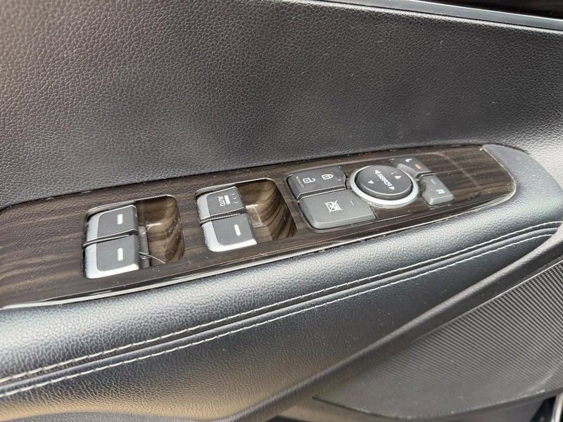 Used 2019 Kia Sorento L image 18
