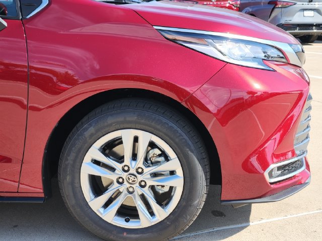 New 2026 Toyota Sienna Limited AWD/4WD image 6