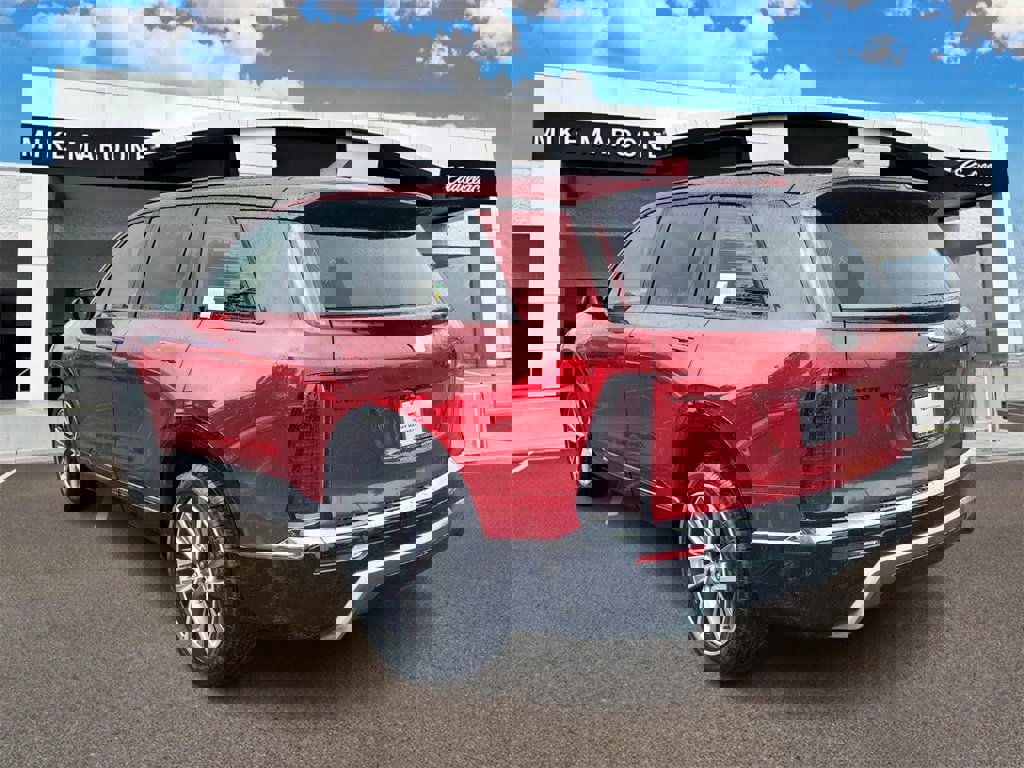 New 2026 Cadillac Vistiq Sport image 4