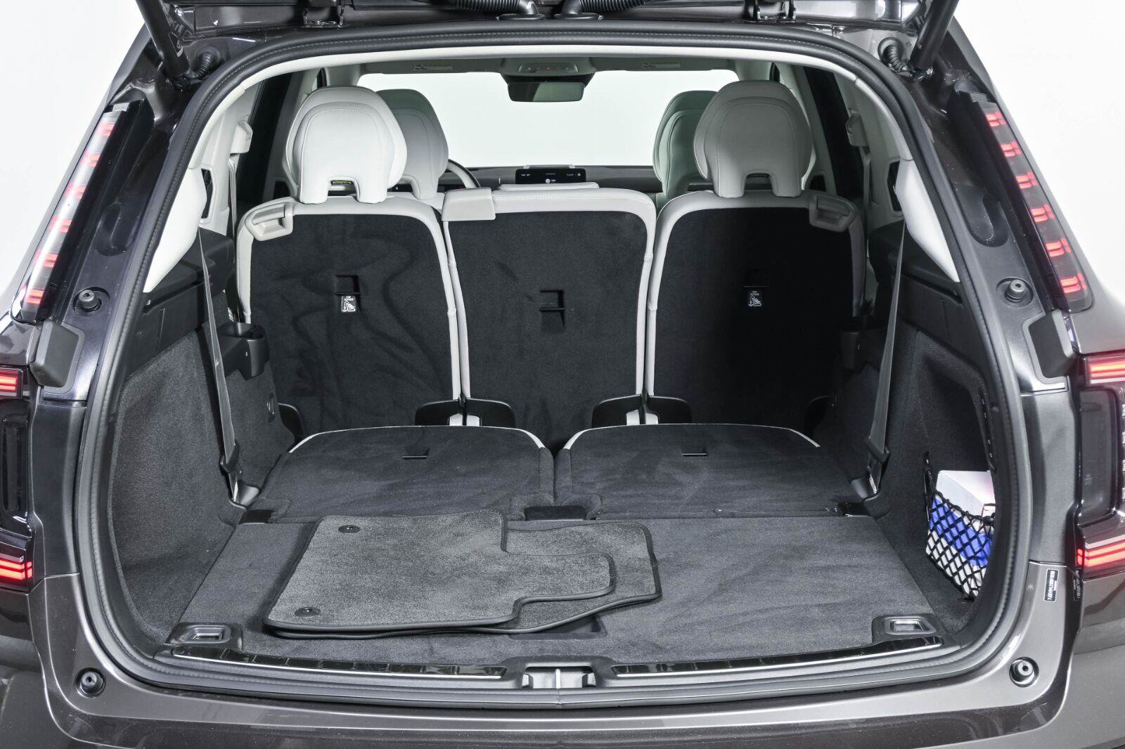 Used 2025 Volvo EX90 Ultra AWD/4WD image 31