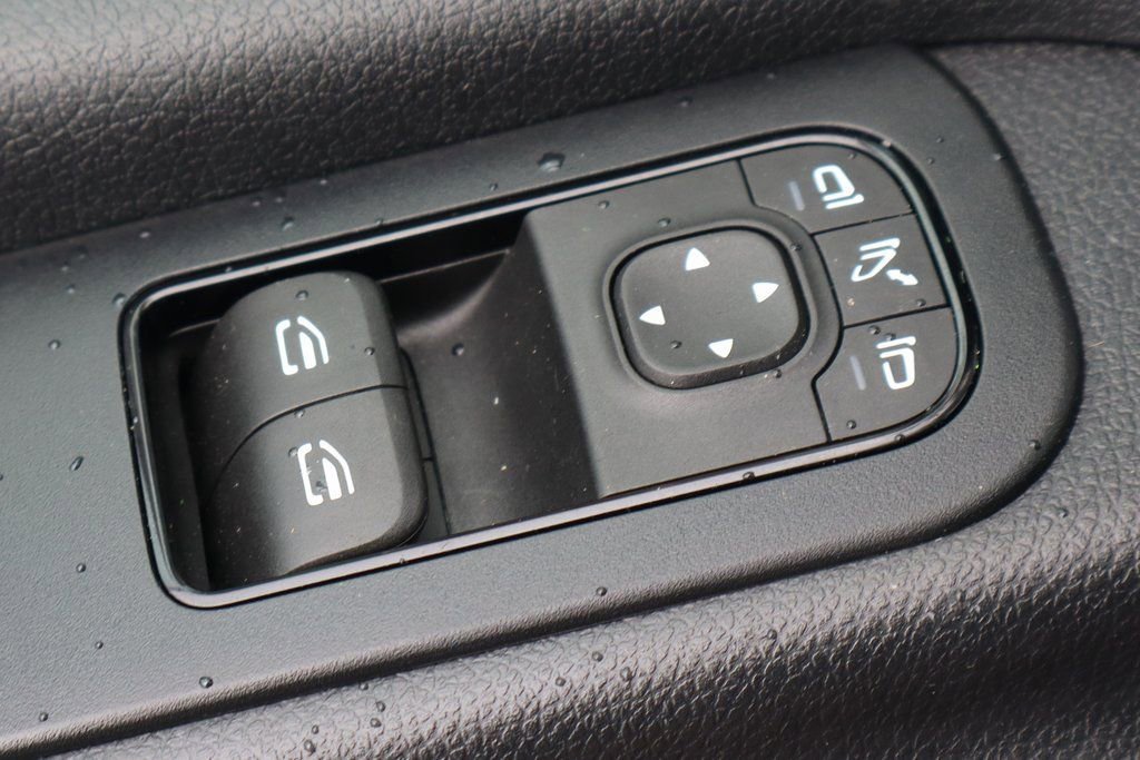 Used 2021 Mercedes-Benz Sprinter 2500 image 19