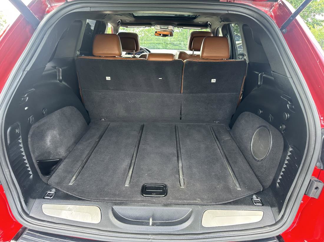 Used 2016 Jeep Grand Cherokee SRT image 14