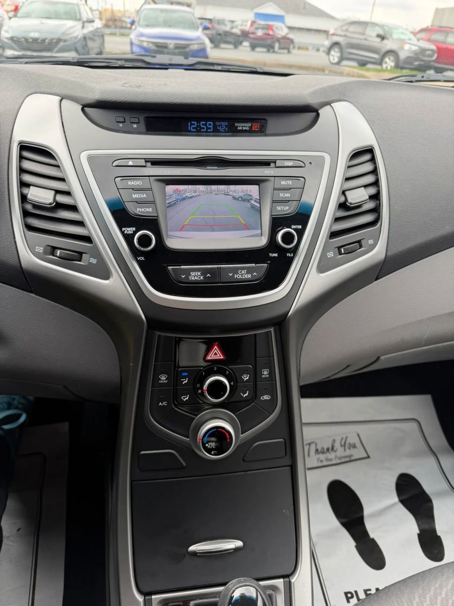 Used 2015 Hyundai Elantra SE w/ Option Group 02 FWD image 13