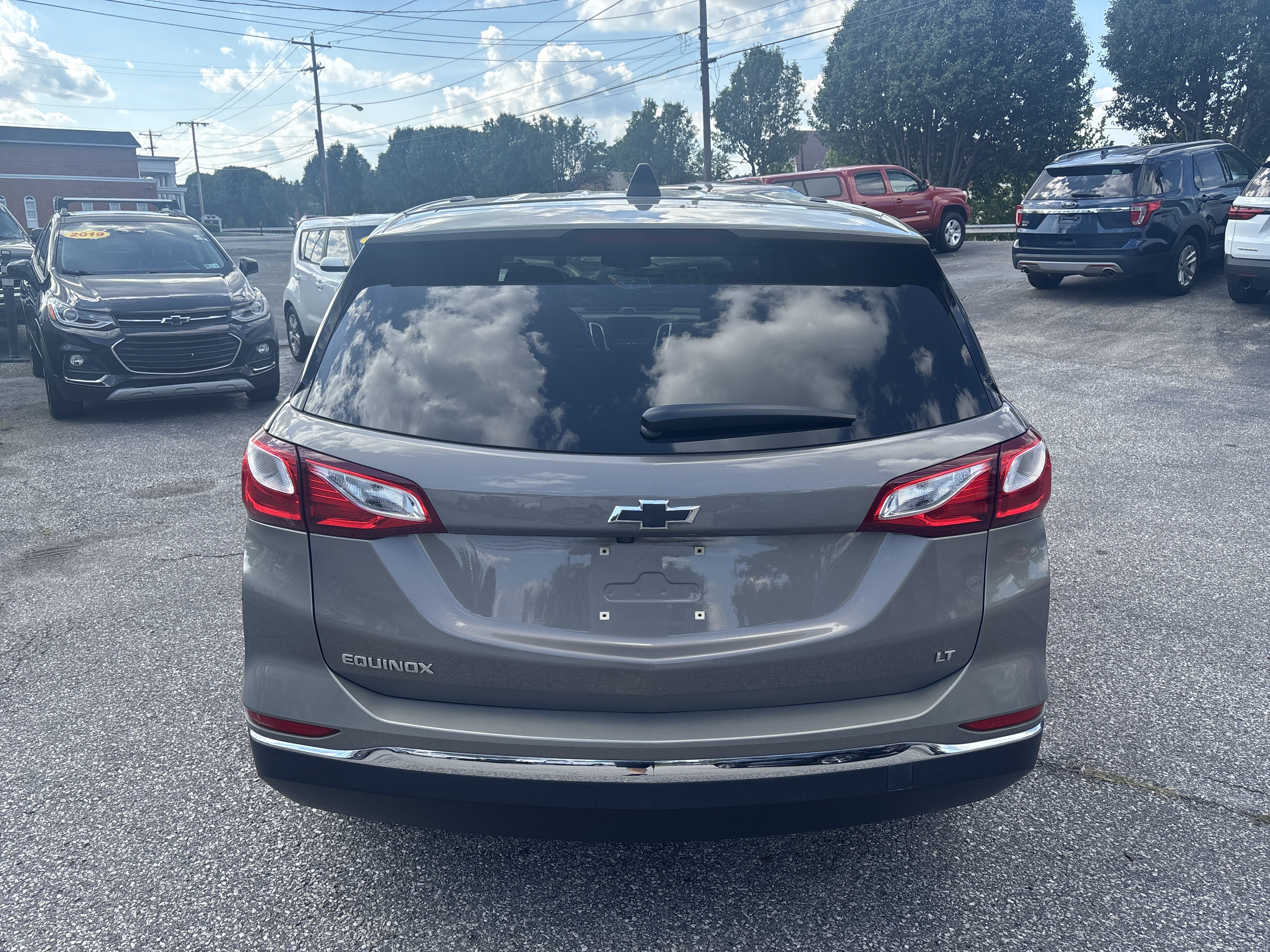 Used 2019 Chevrolet Equinox LT FWD image 4