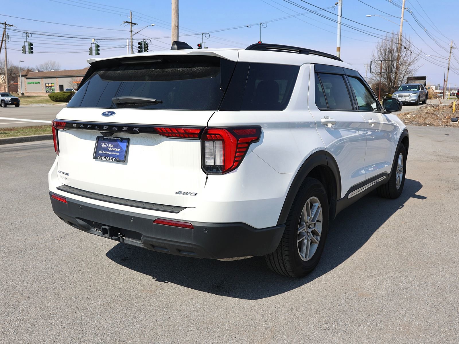 Certified 2025 Ford Explorer Active image 7